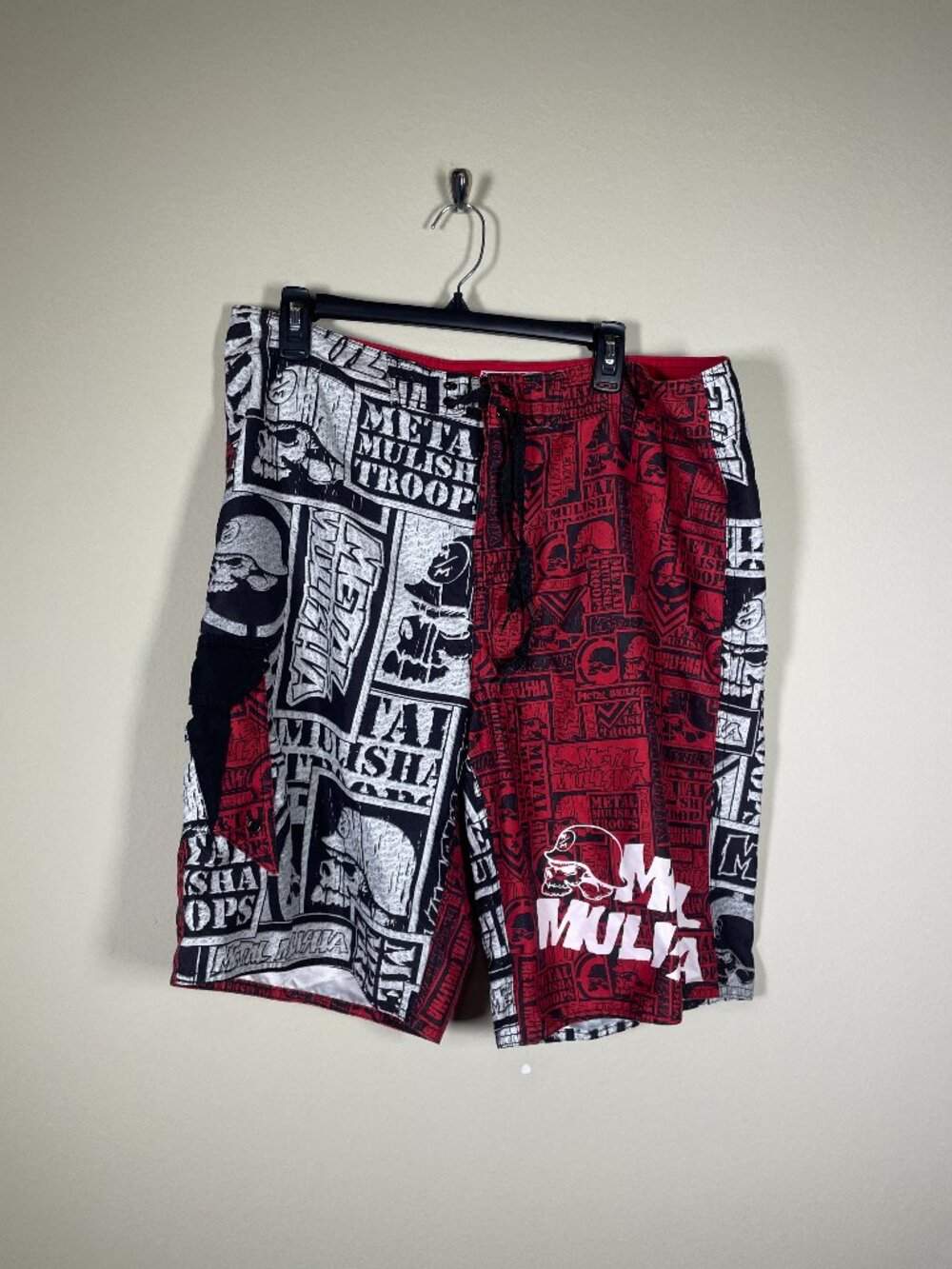 Metal Mulisha Men’s Size 36 Black Red White Graphic Print Boardshorts Shorts!
